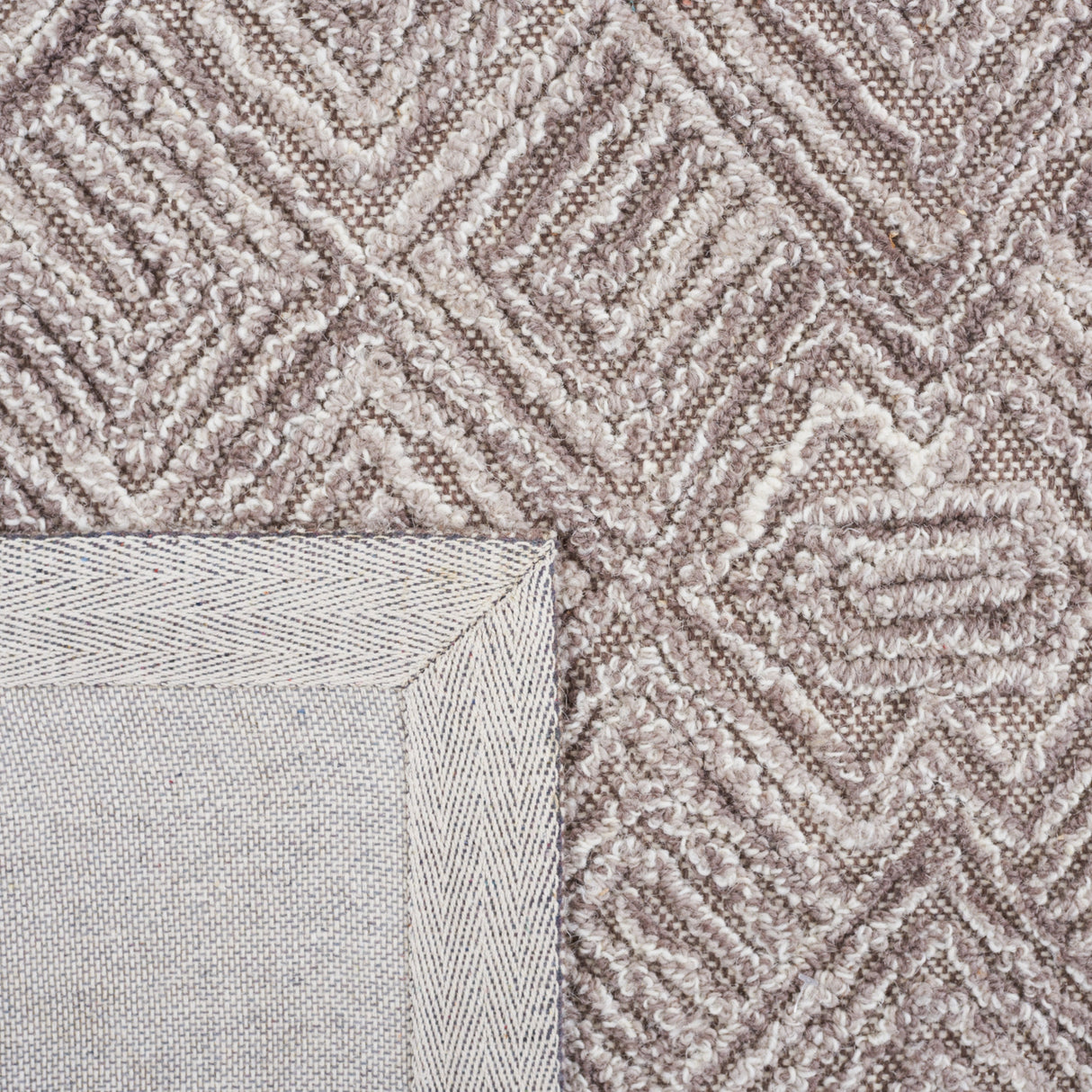 Safavieh Textual Txt201T Brown Rug.