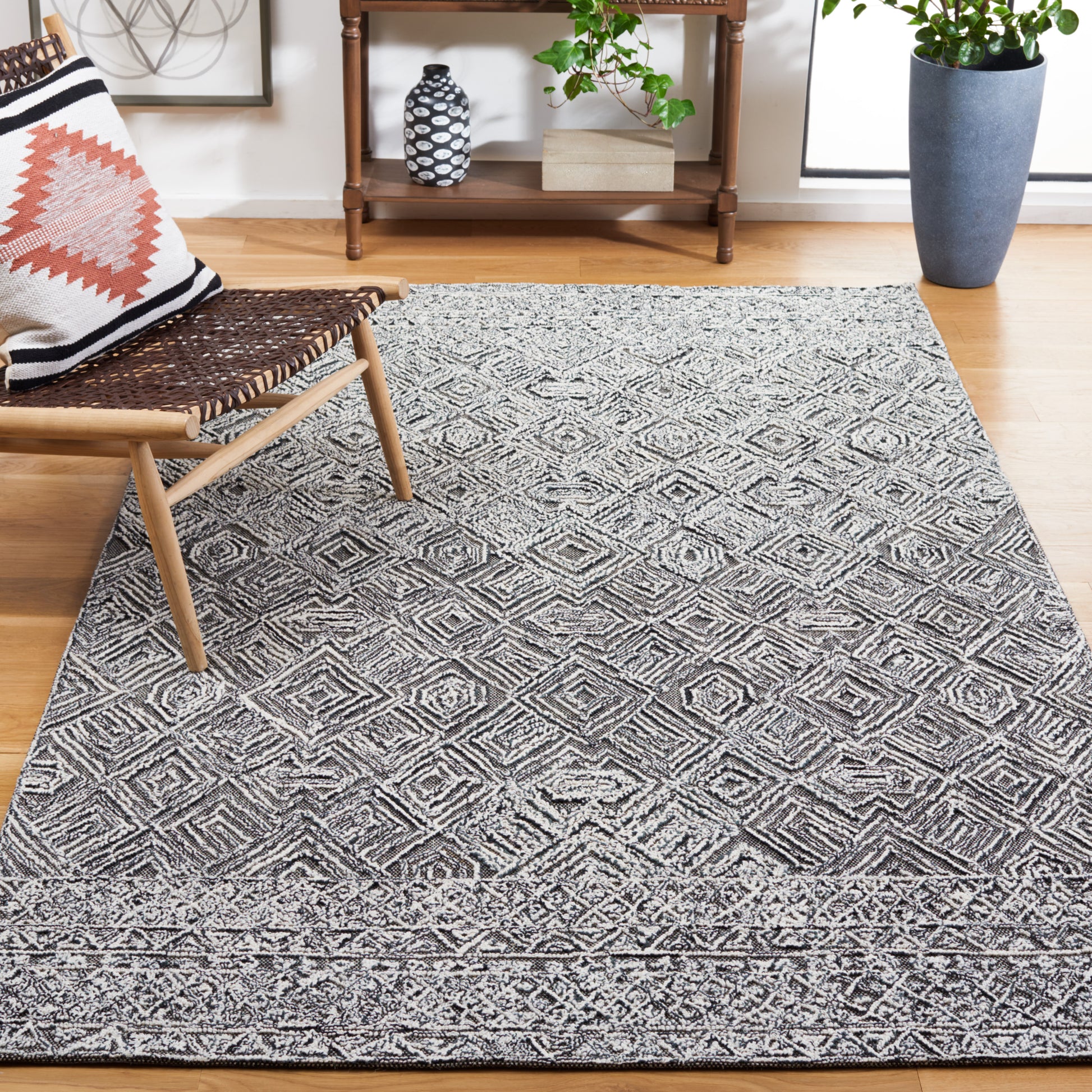 Safavieh Textual Txt201Z Black/Ivory Area Rug