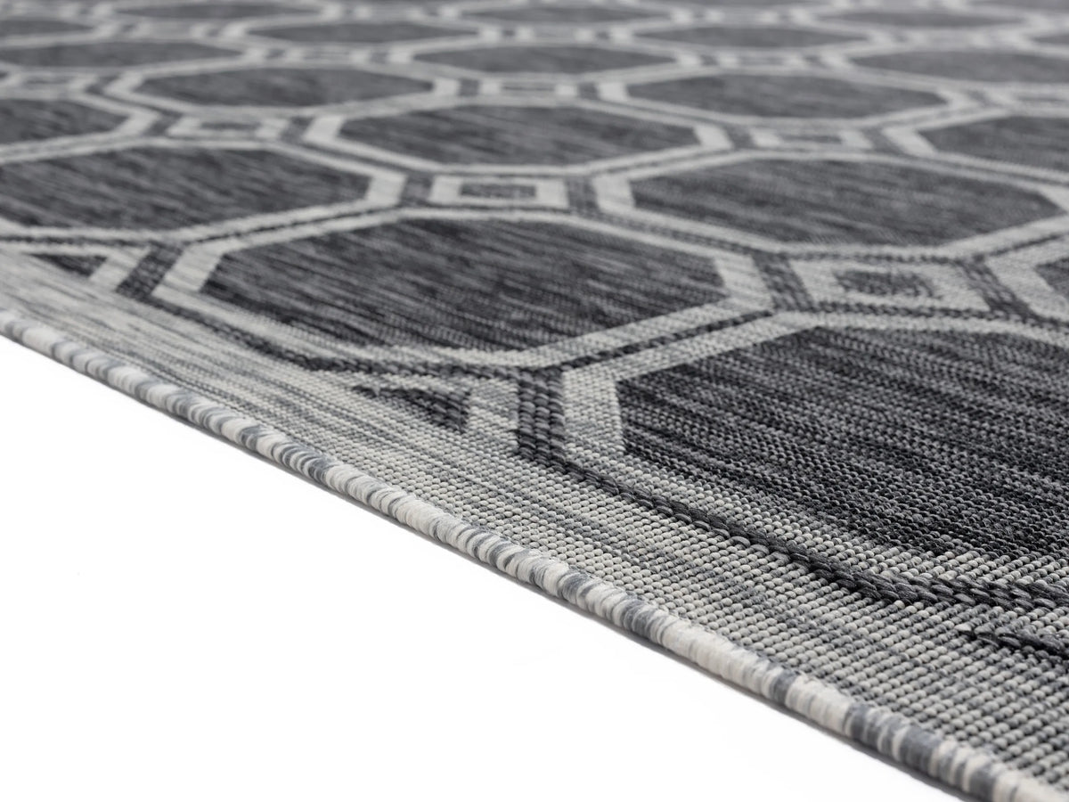 United Weavers Augusta Balos Black Rug - pile height detail
