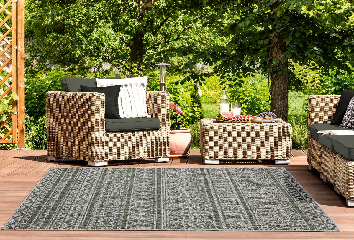 United Weavers Augusta Diani Green Rug - room scene