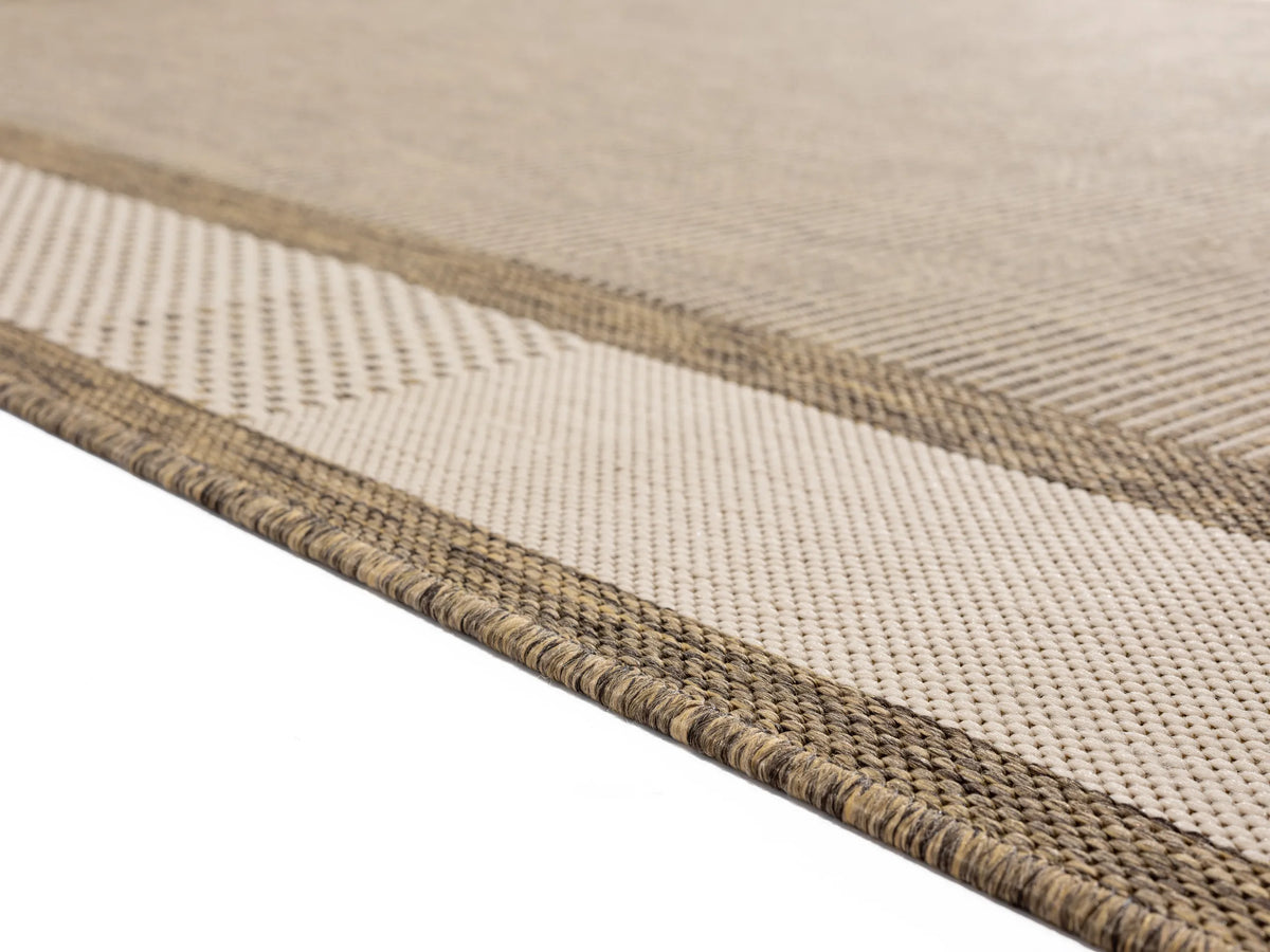 United Weavers Augusta Matira Brown Rug - pile height detail