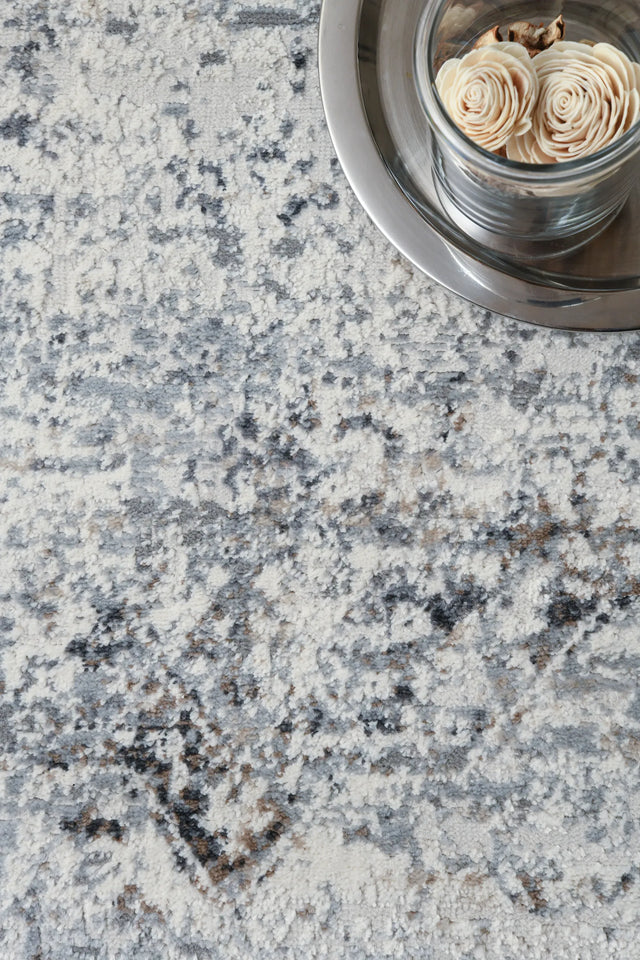 United Weavers Austin Clark Grey Rug - close-up detail