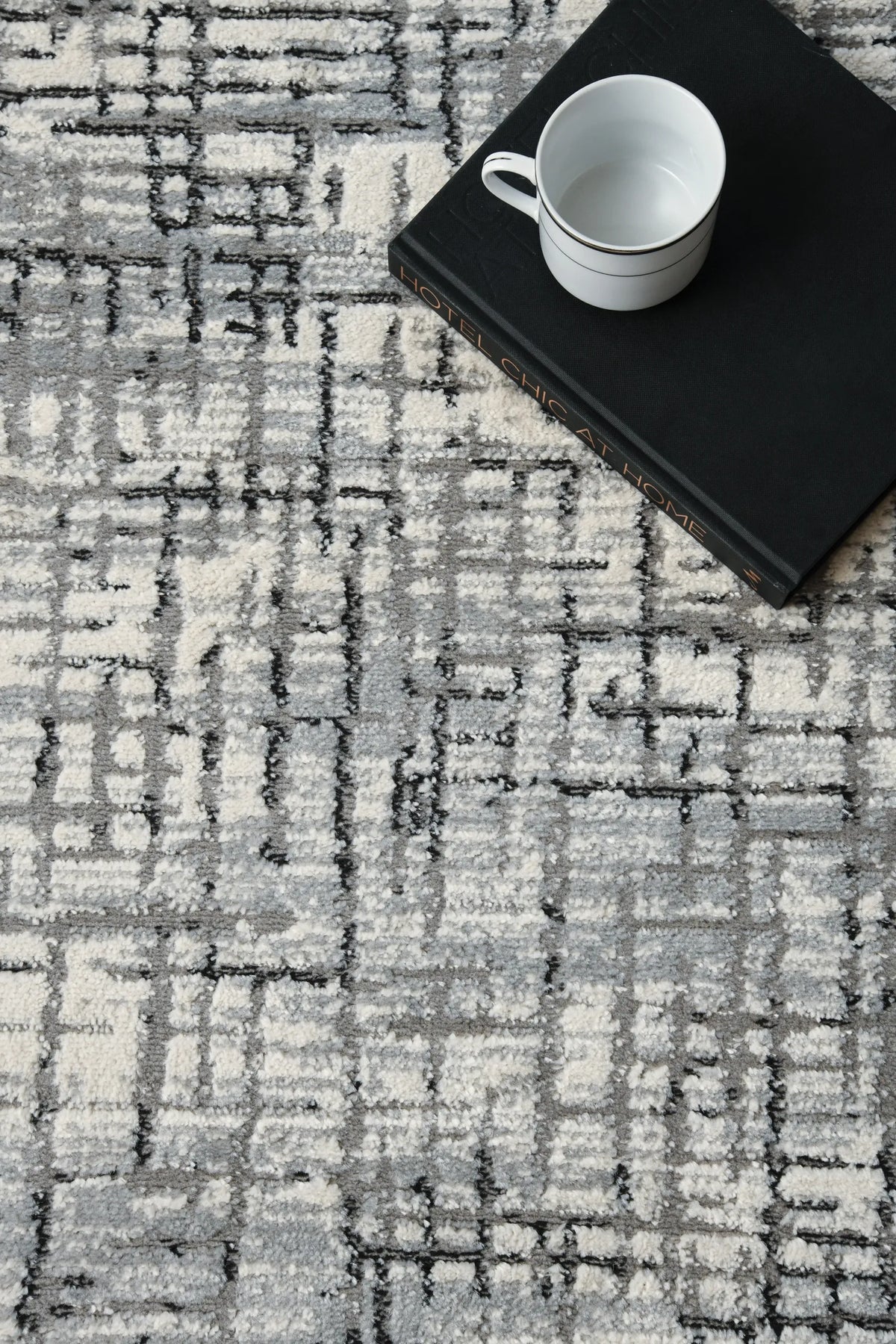 United Weavers Austin Eli Grey Rug - close-up detail