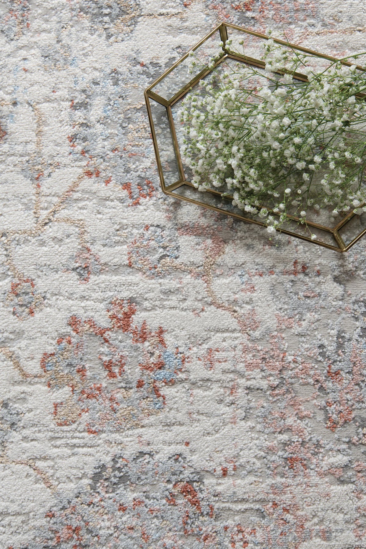 United Weavers Austin Heirloom Rust Rug - close-up detail