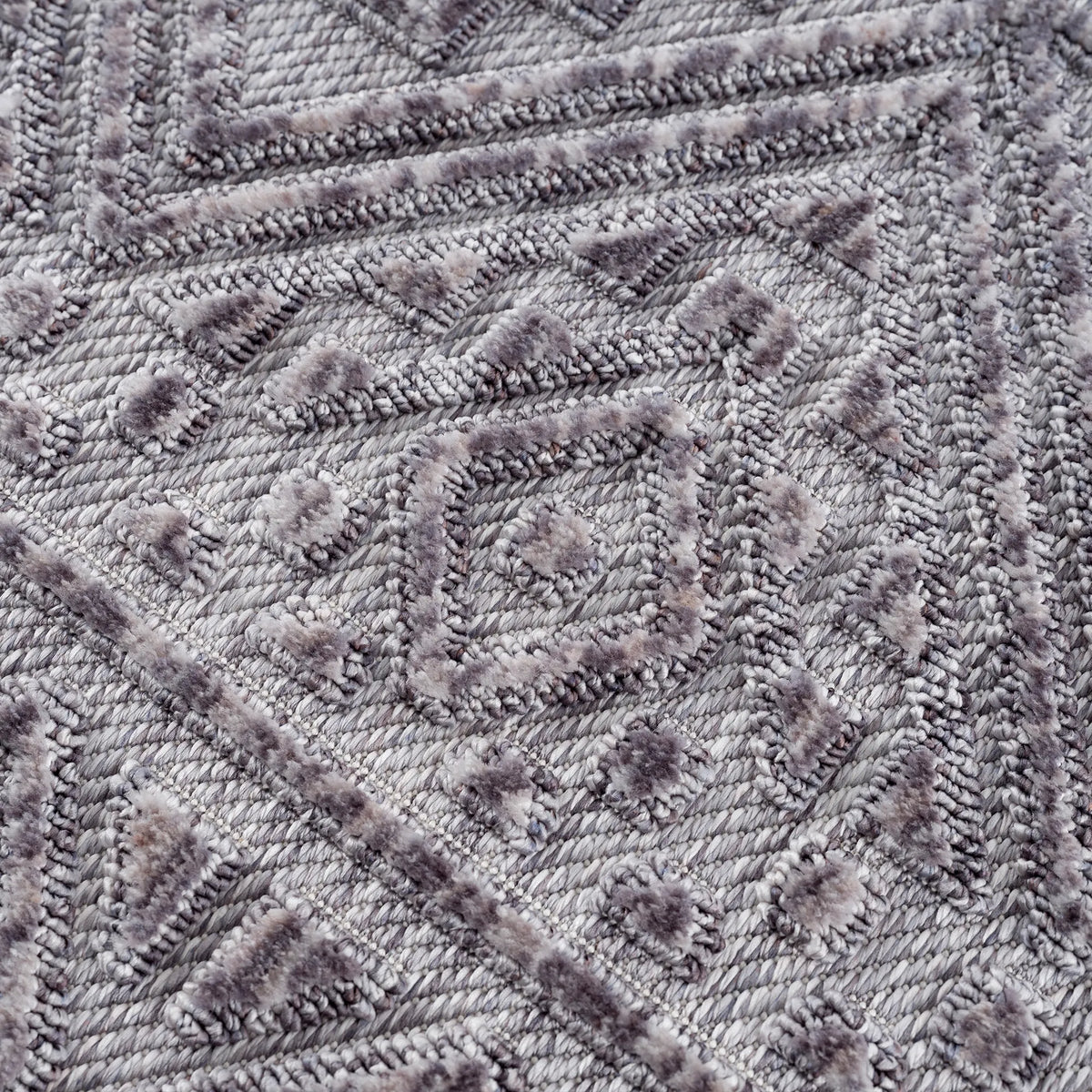 United Weavers Chelsea Kane Smoke Rug - close-up detail