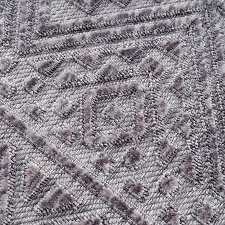 United Weavers Chelsea Kane Smoke Rug - close-up detail