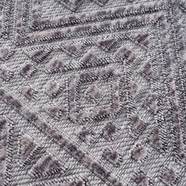 United Weavers Chelsea Kane Smoke Rug - close-up detail