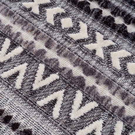 United Weavers Chelsea Lutz Grey Rug - close-up detail