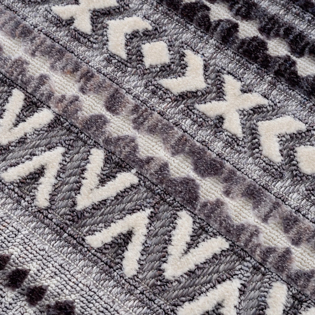United Weavers Chelsea Lutz Grey Rug - close-up detail