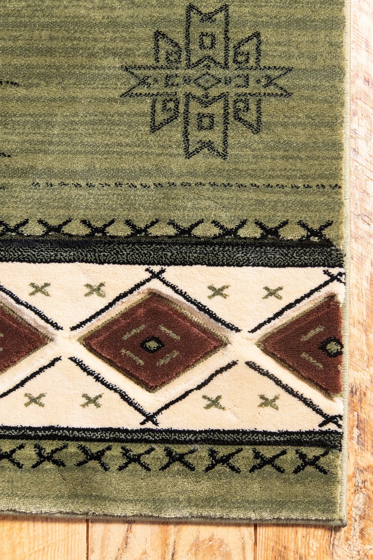 United Weavers Cottage Timberland Green Rug - angle view