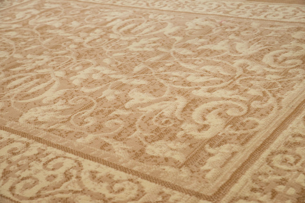 United Weavers Dallas Baroness Beige Rug - close-up detail