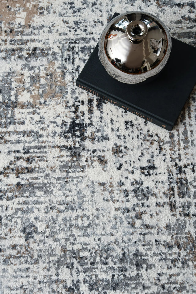 United Weavers Eternity Mizar Wheat Rug - close-up detail
