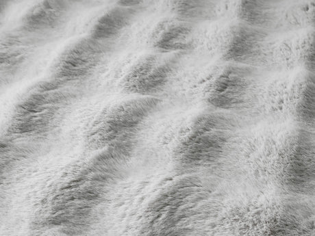 United Weavers Lavish Bubble Lush Silver Rug - close-up detail