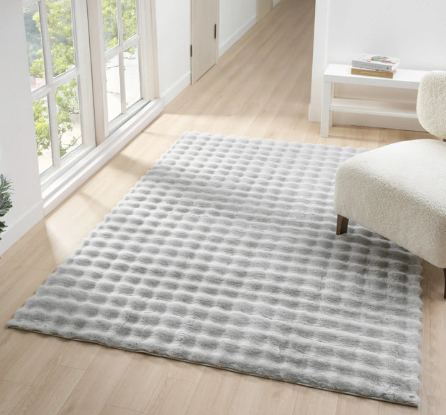 United Weavers Lavish Bubble Lush Silver Rug - room scene