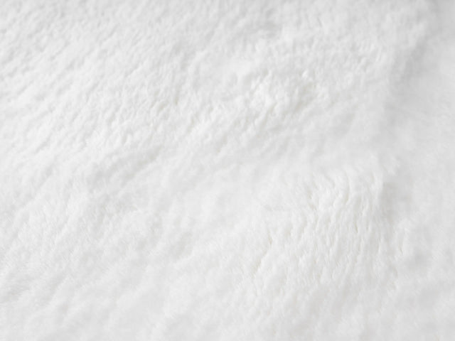 United Weavers Lavish Solid United Weavers Lavish Solid Plush White Rug - close-up detail