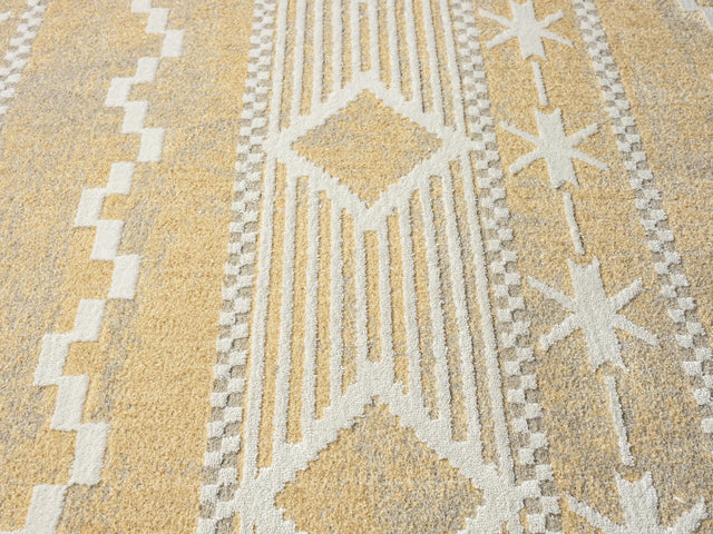 United Weavers Stratton Orchard Harvest Rug - close-up detail