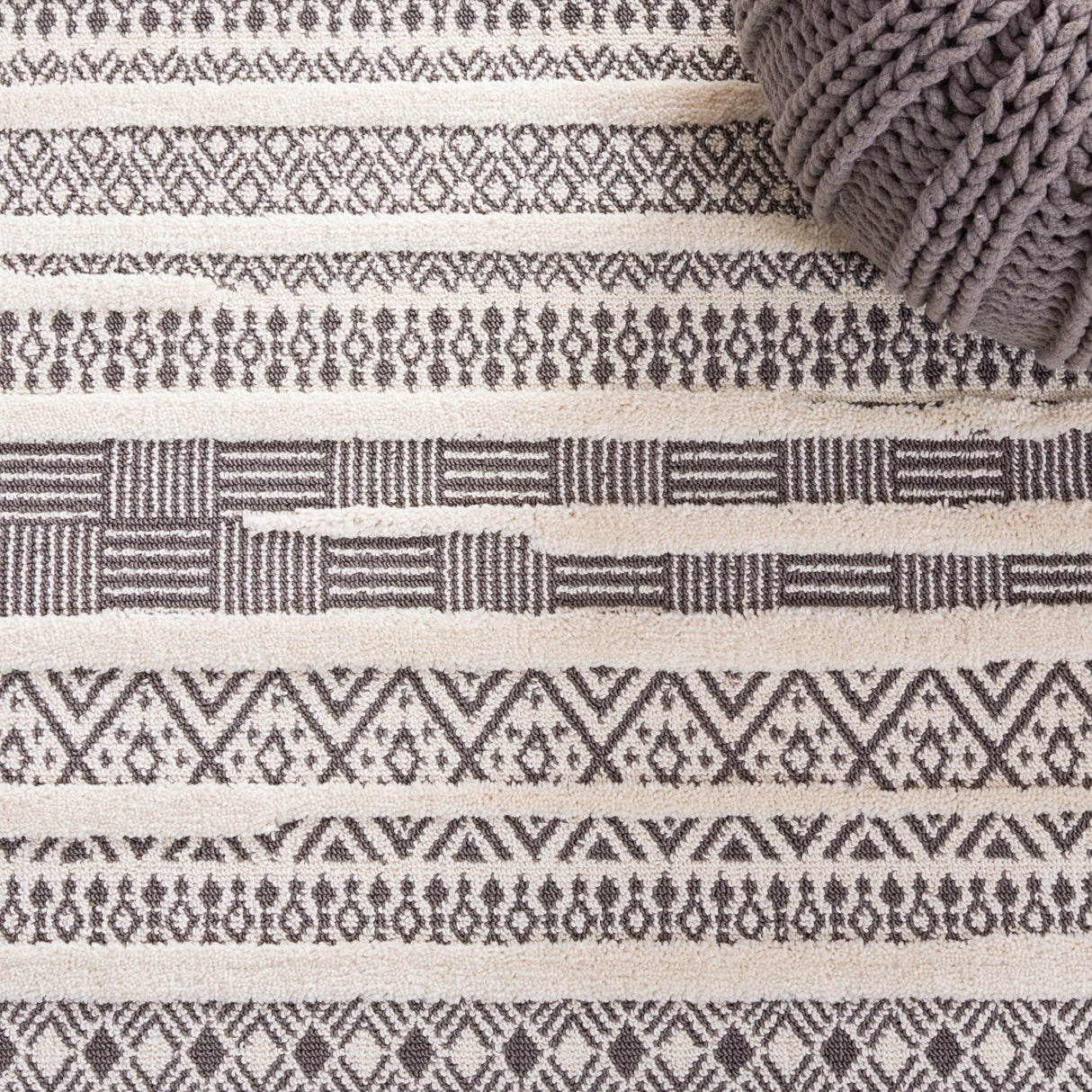 Safavieh Urban Urb204F Grey/Ivory Rug.