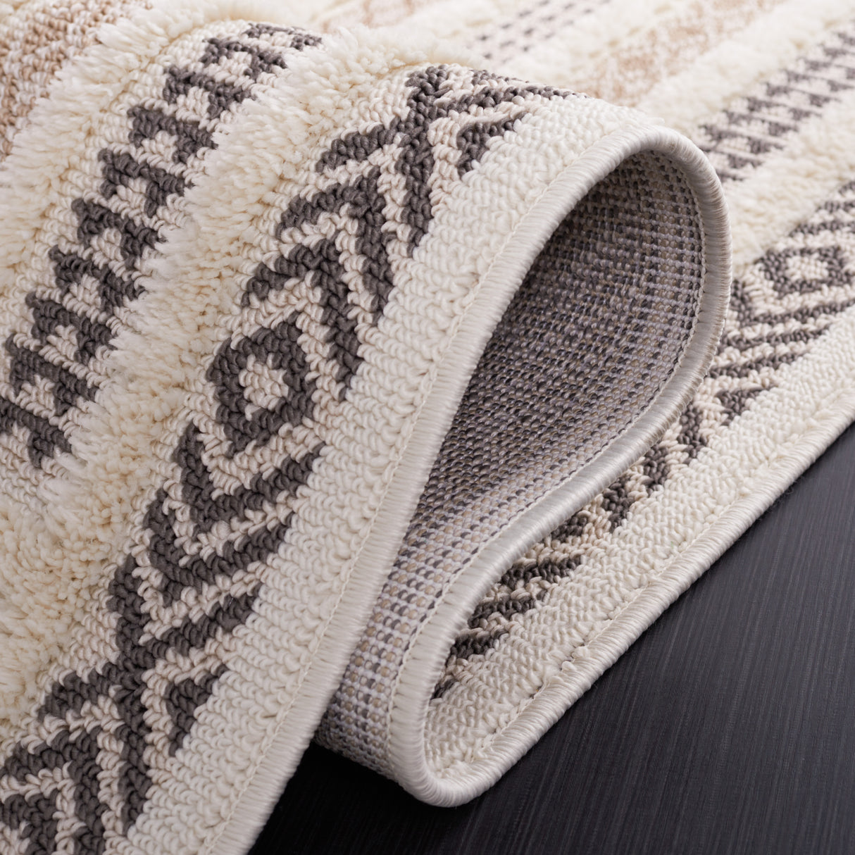 Safavieh Urban Urb212B Beige/Ivory Rug.