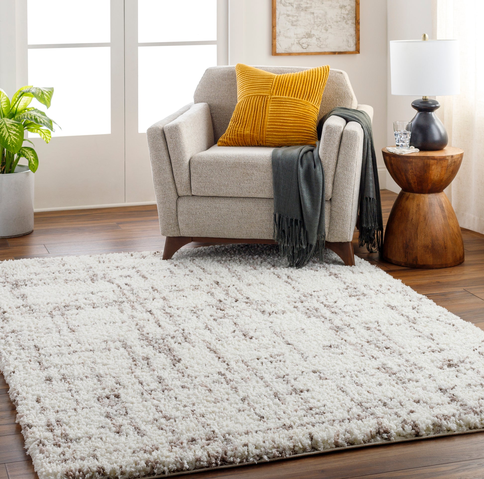 Surya Ultra Shag Utg-2304 Light Silver, Off-White, Ash, Metallic - Silver Area Rug