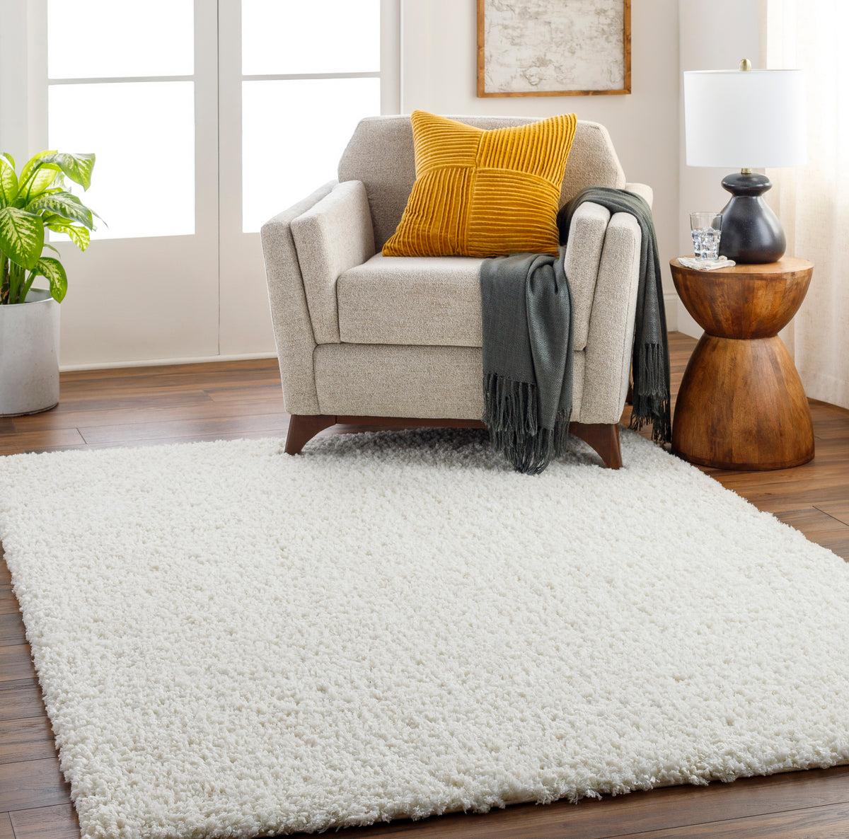 Surya Ultra Shag Utg-2309 Off-White, Pearl Rug.