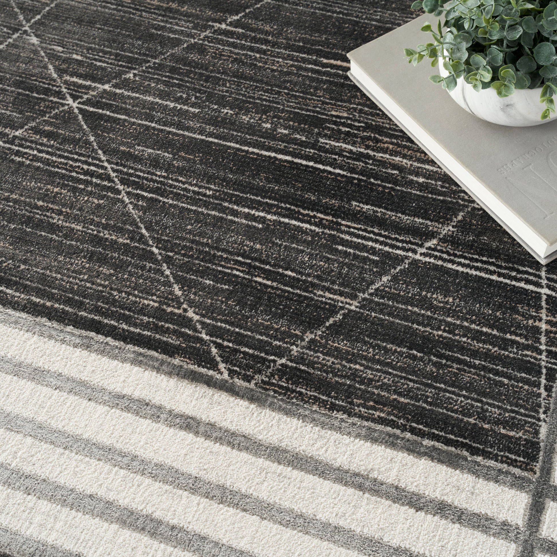 Nourison Desire Dsr01 Charcoal/Silver Area Rug