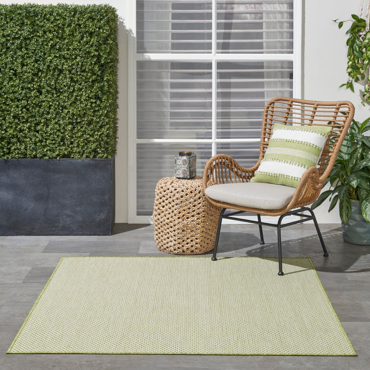 Nourison Courtyard Cou01 Ivory Green Rugs
