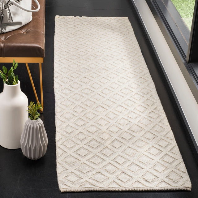Safavieh Vermont Vrm104A Ivory Rug