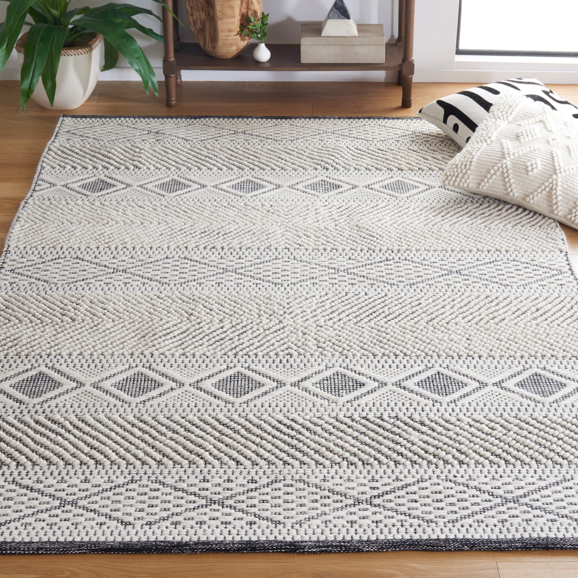 Safavieh Vermont Vrm158Z Ivory/Black Area Rug