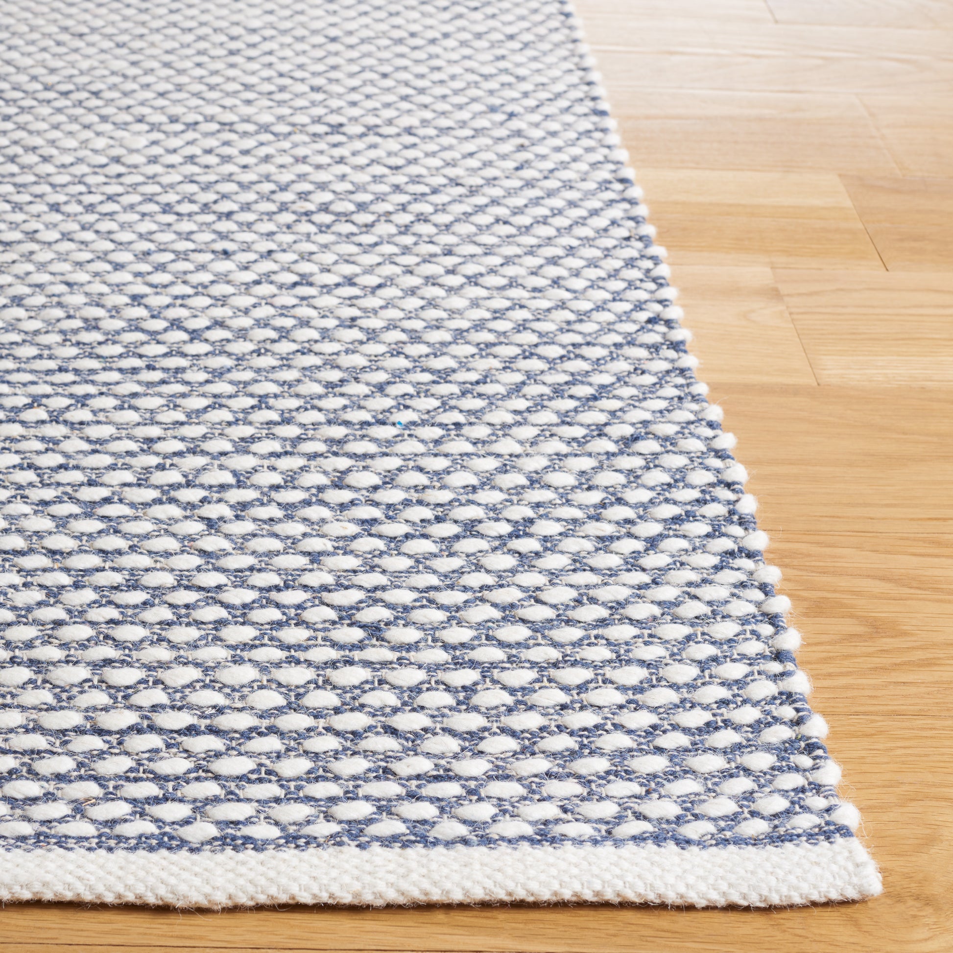 Safavieh Vermont Vrm650N Navy Area Rug