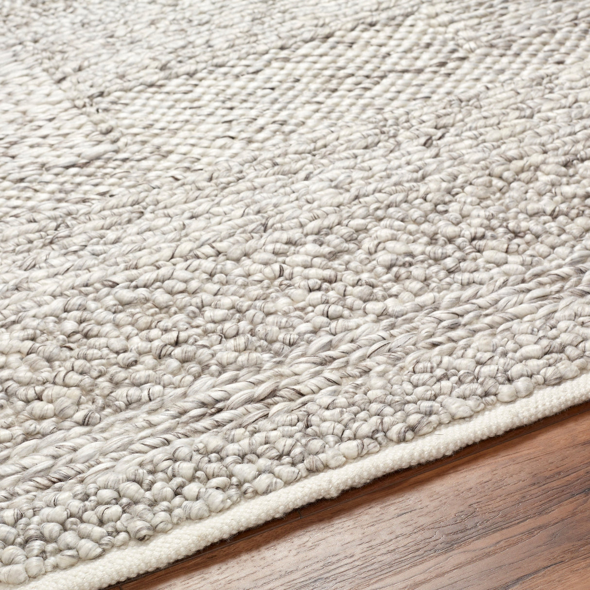 Surya Vesta Vst-2300 Pale Slate, Light Grey, Sterling Grey, Light Silver, Metallic - Silver, Pewter Rug.