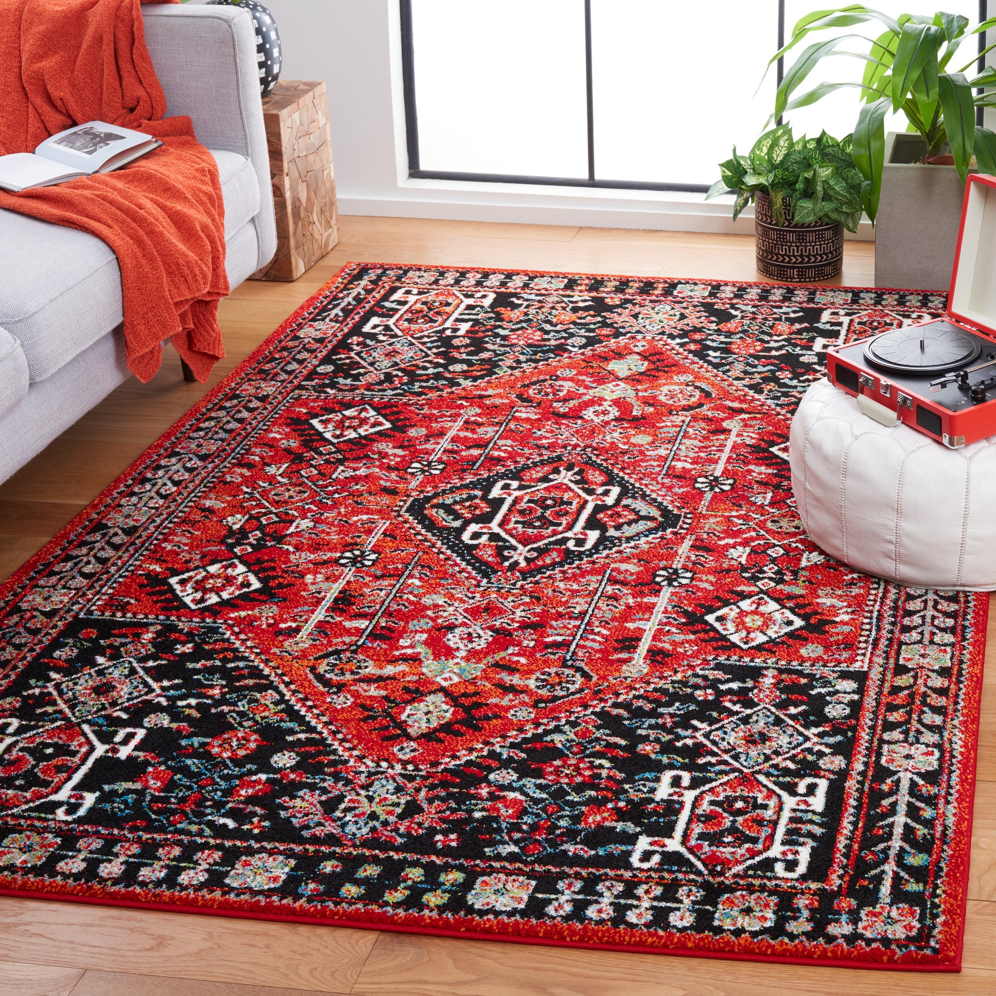 Safavieh Vintage Hamadan Vth230P Red/Black Area Rug