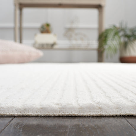 Safavieh Whisper Whs562A Ivory Rug.