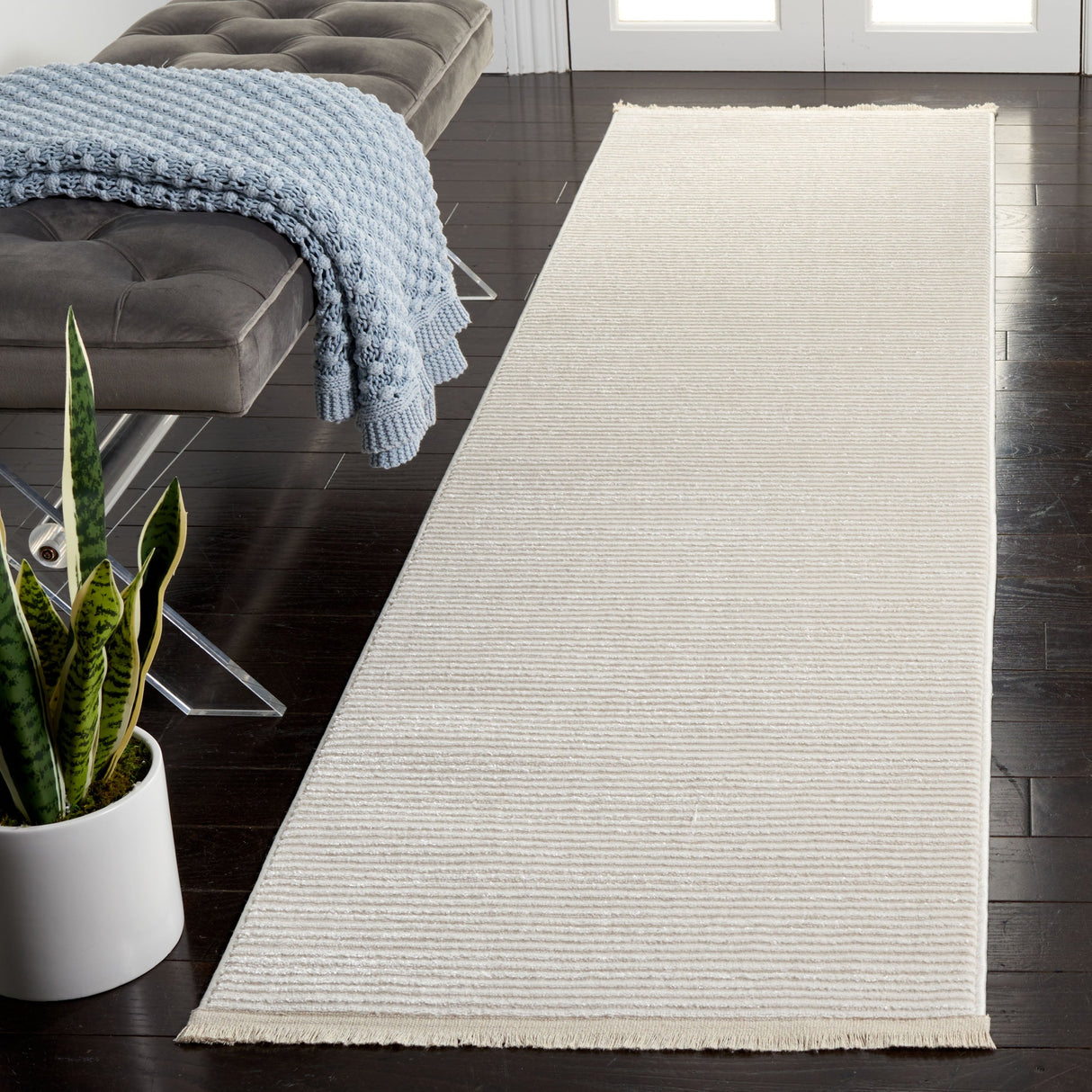 Safavieh Whisper Whs565A Ivory/Ivory Rug.