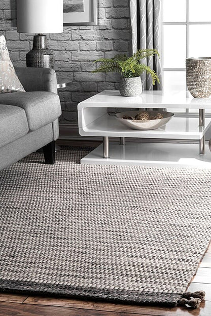 AreaRugs.com Saida Isno62I Grey Striped Area Rug