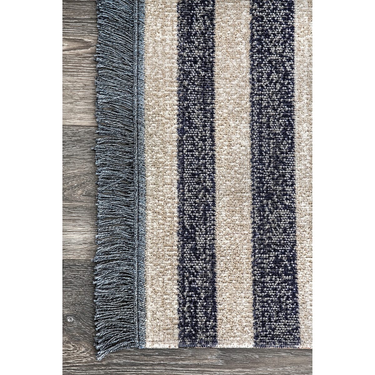 AreaRugs.com Nakra Pevq62I White Shag Area Rug