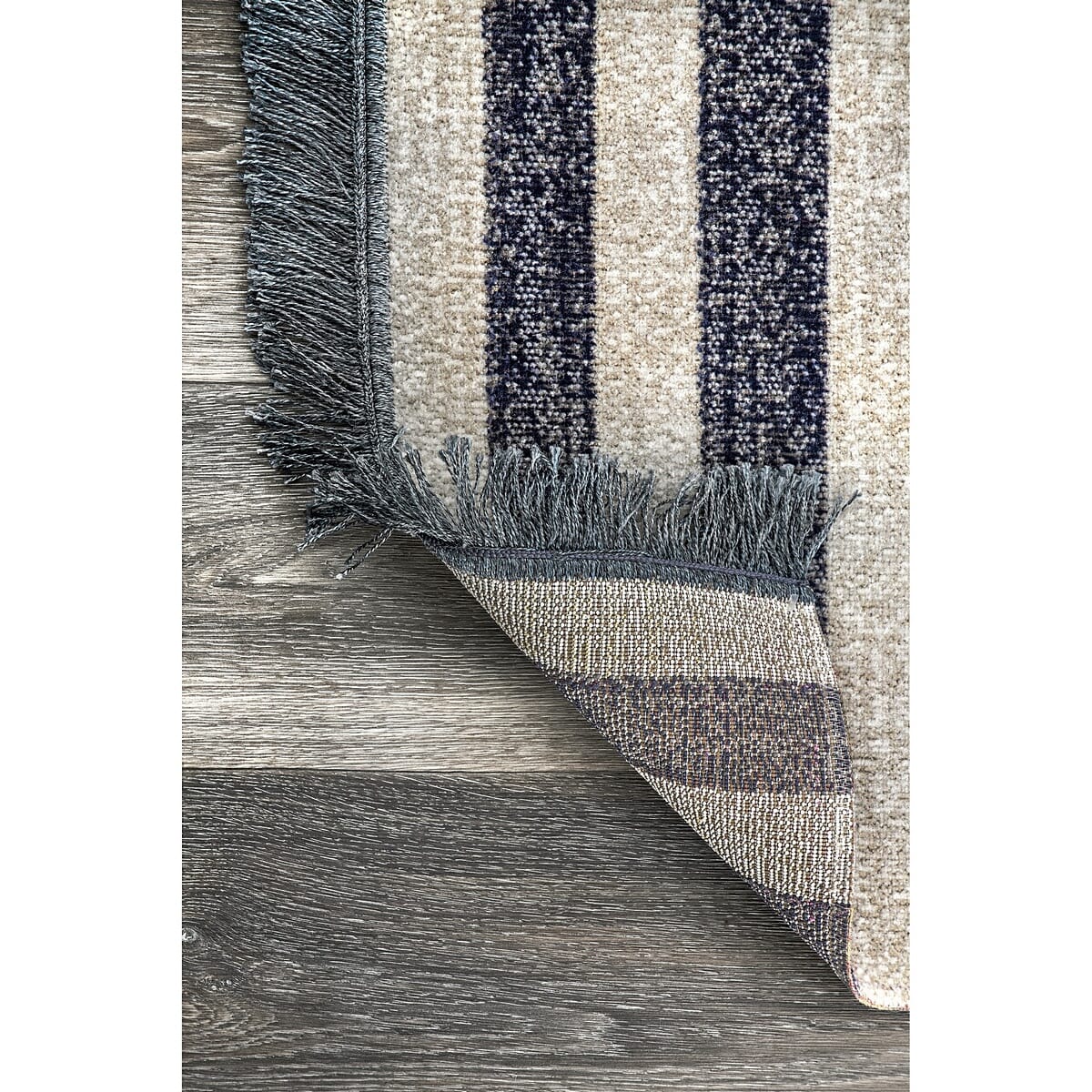 AreaRugs.com Nakra Pevq62I White Shag Area Rug