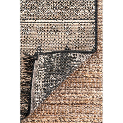 AreaRugs.com Nakra Nuuo68I Gray Moroccan Area Rug