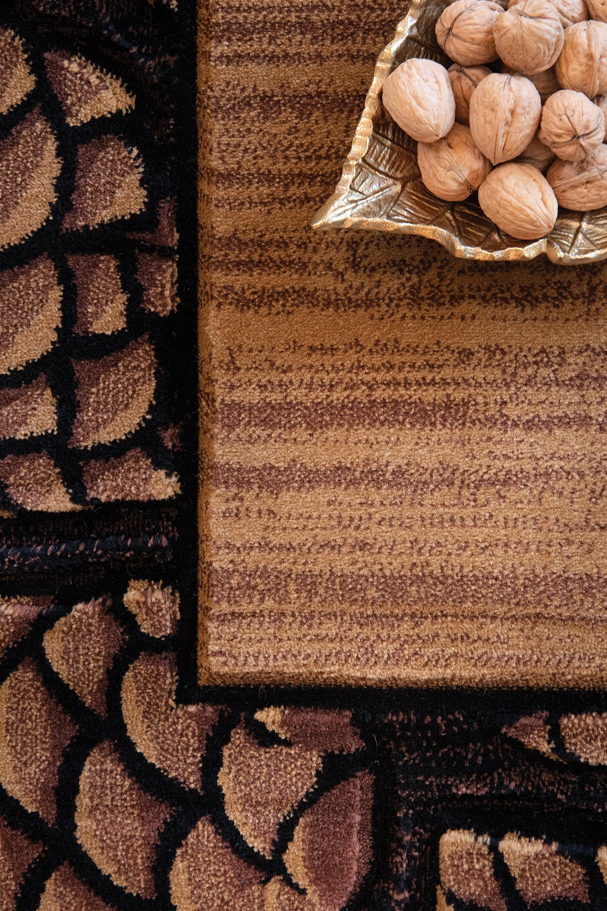 United Weavers Cottage Pine Border Beige (2055-41026) Rugs.