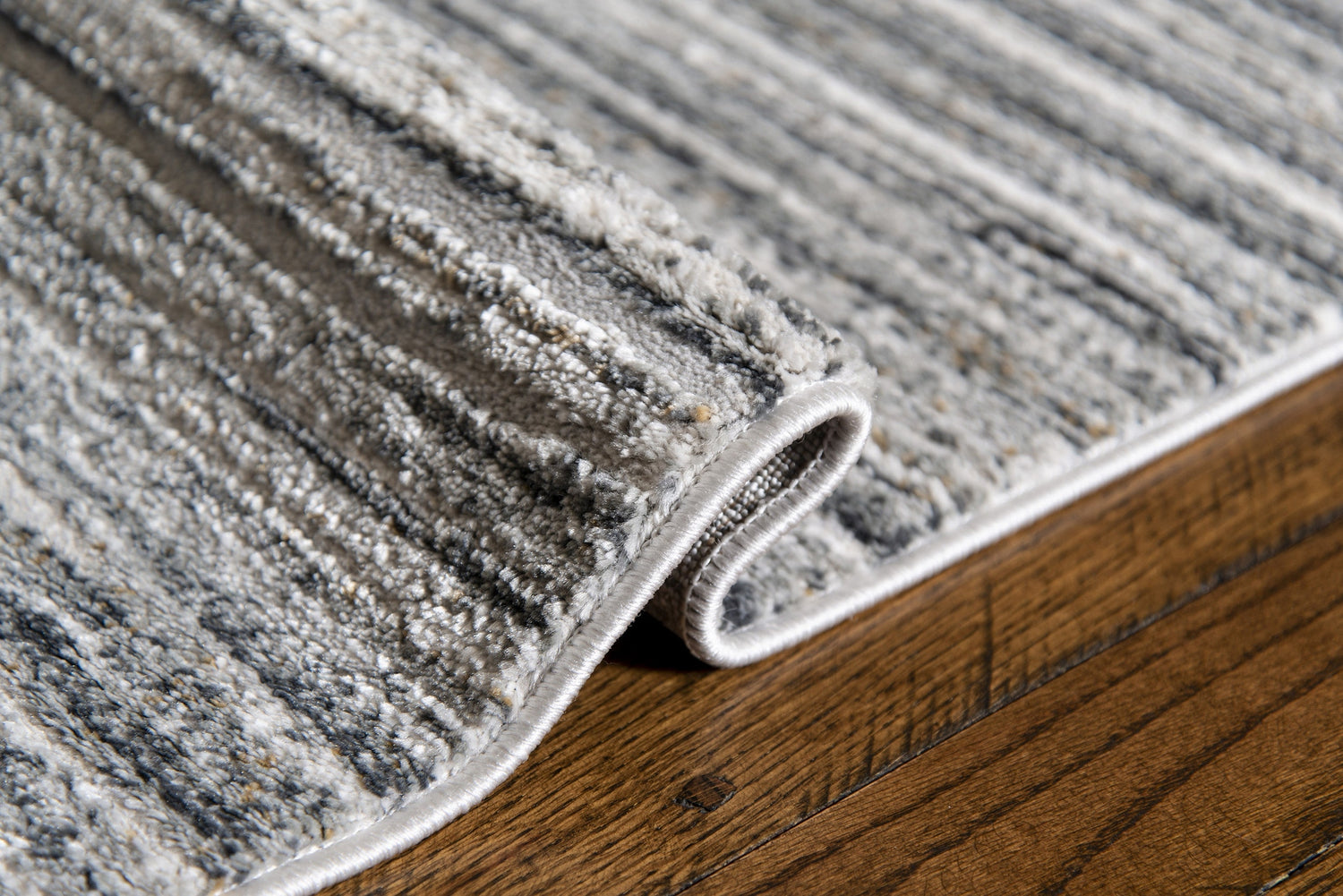 United Weavers Veronica Casino Wheat (2610-20191) Rugs.