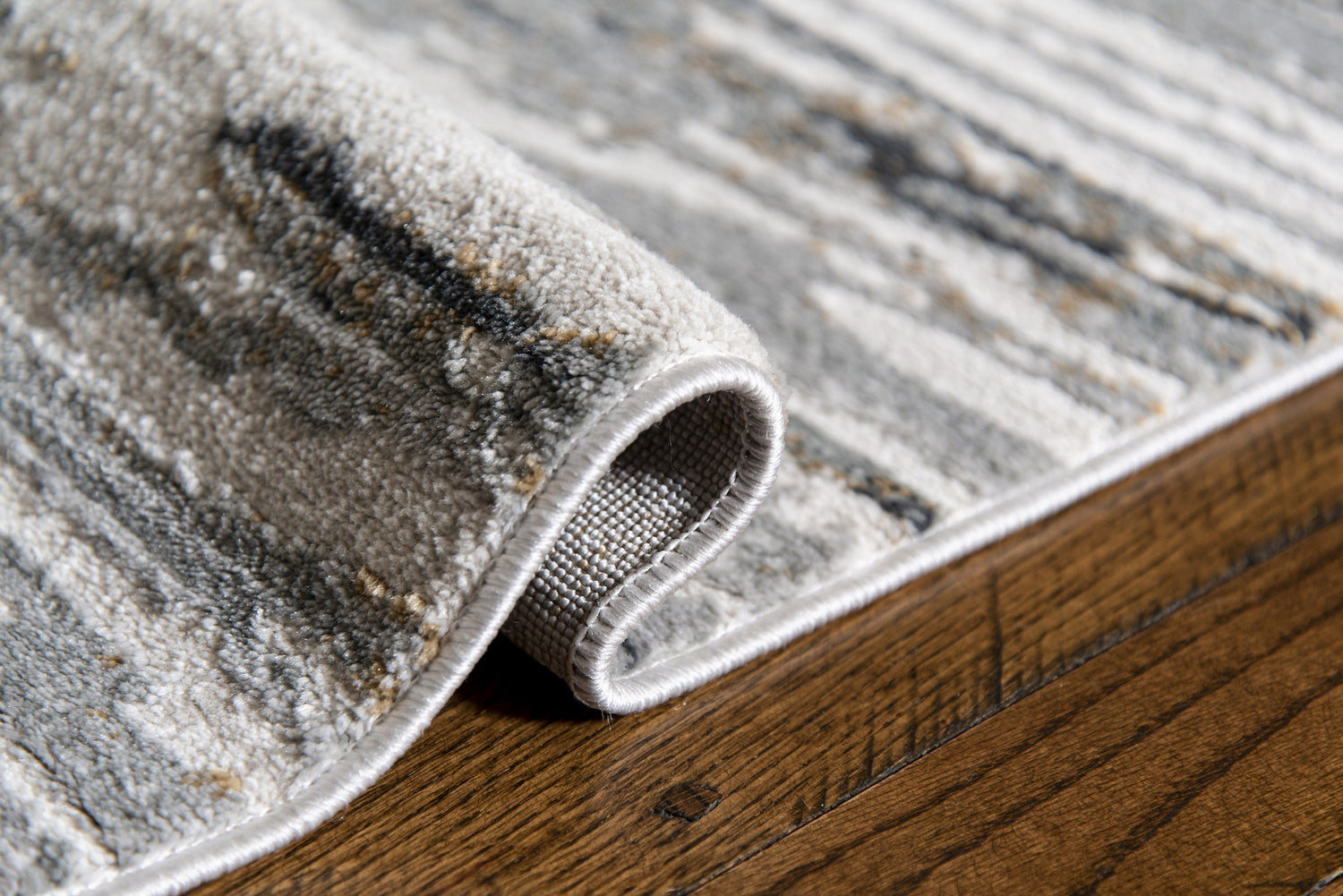 United Weavers Veronica Riseley Wheat (2610-20591) Rugs.