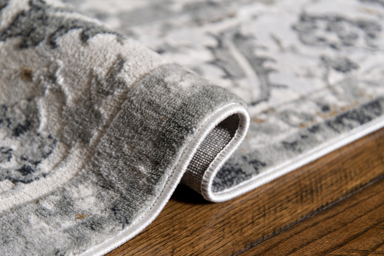 United Weavers Veronica Adelaide Wheat (2610-20691) Rugs.