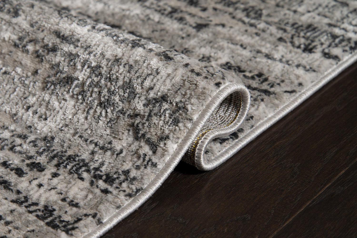 United Weavers Veronica Ives Grey (2610-20872) Rugs.