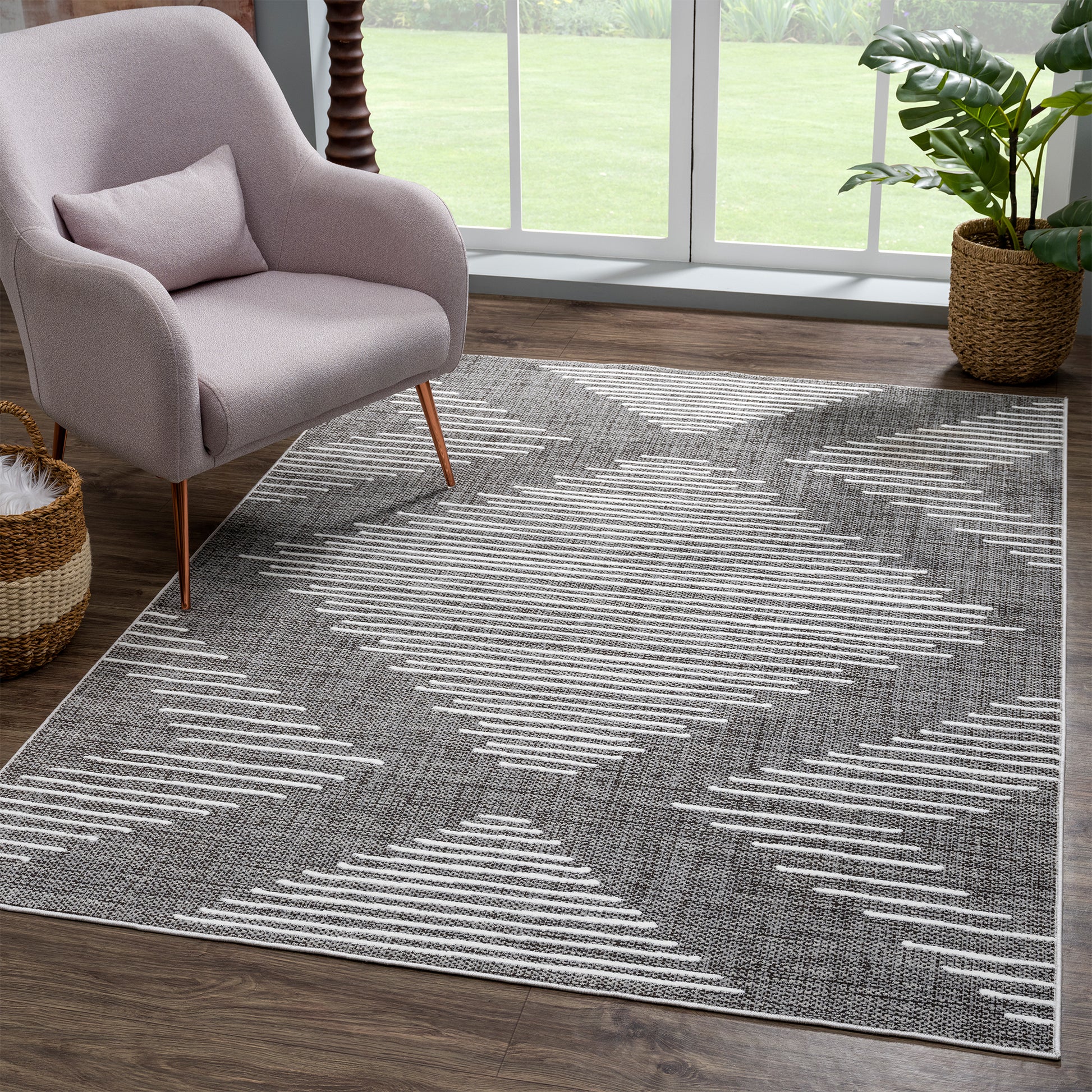 United Weavers Paramount Champion Grey (2660-50272) Area Rug