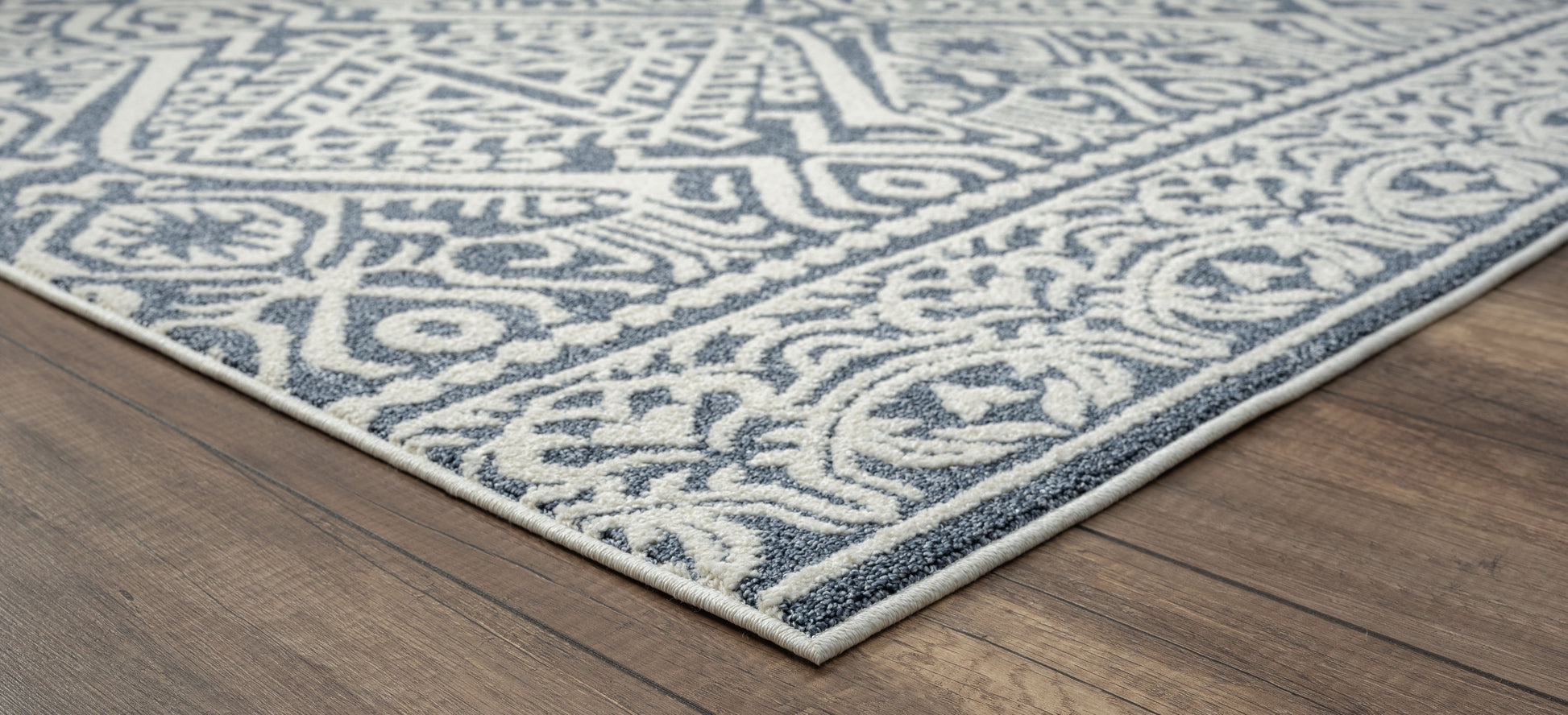 United Weavers Santa Barbara Harbor Blue (2900-60460) Area Rug