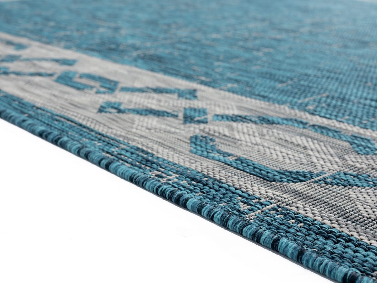 United Weavers Augusta Whitehaven Aqua (3900-10063) Bordered Area Rug