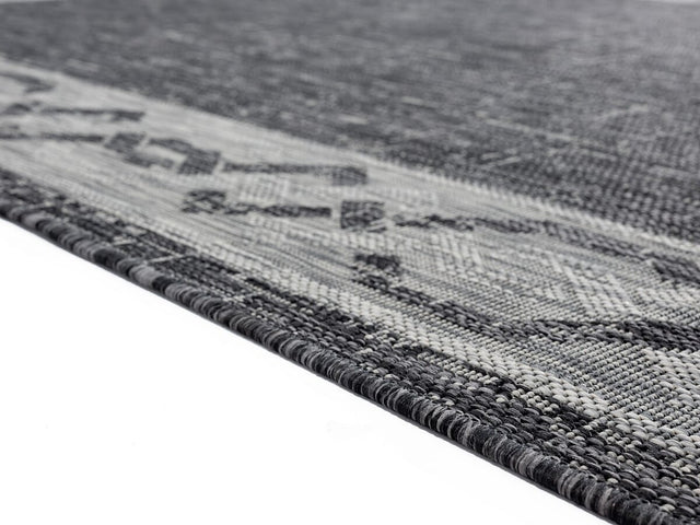 United Weavers Augusta Whitehaven Black (3900-10070) Rugs.