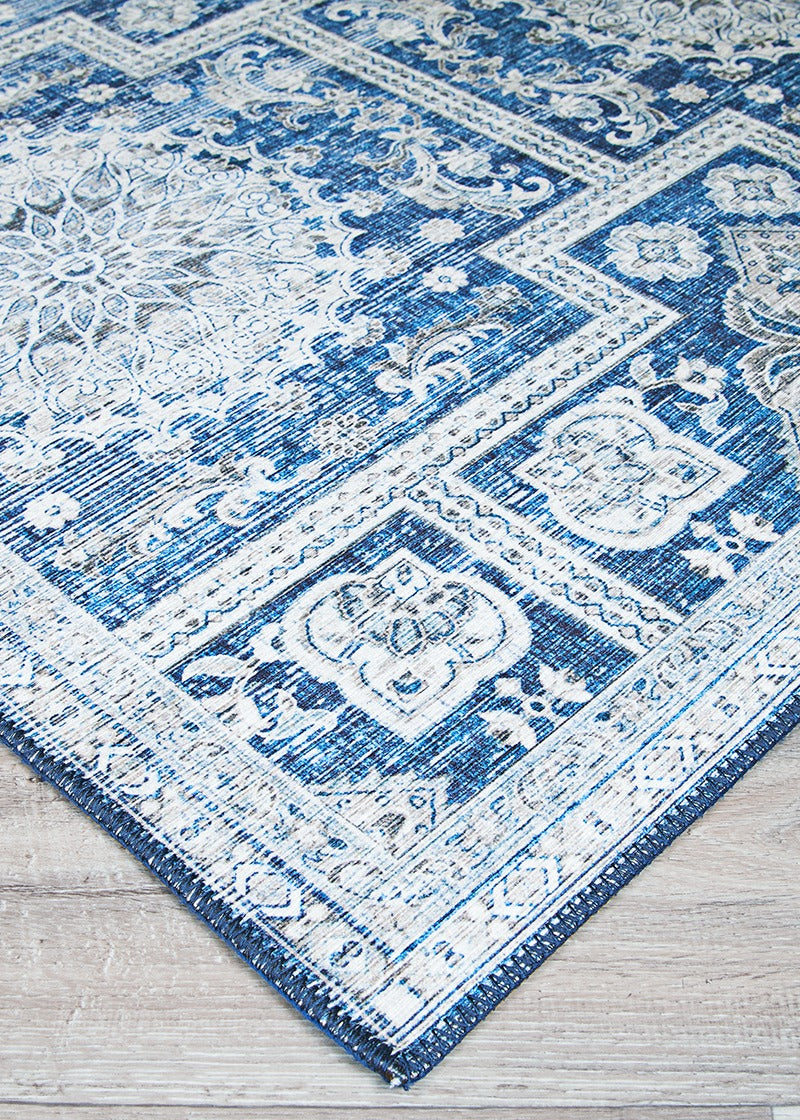 Couristan Pasha Sari 5077/0177 Sapphire Area Rug