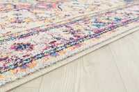 United Weavers Abigail Zariah Cream (713-20990) Vintage / Distressed Area Rug