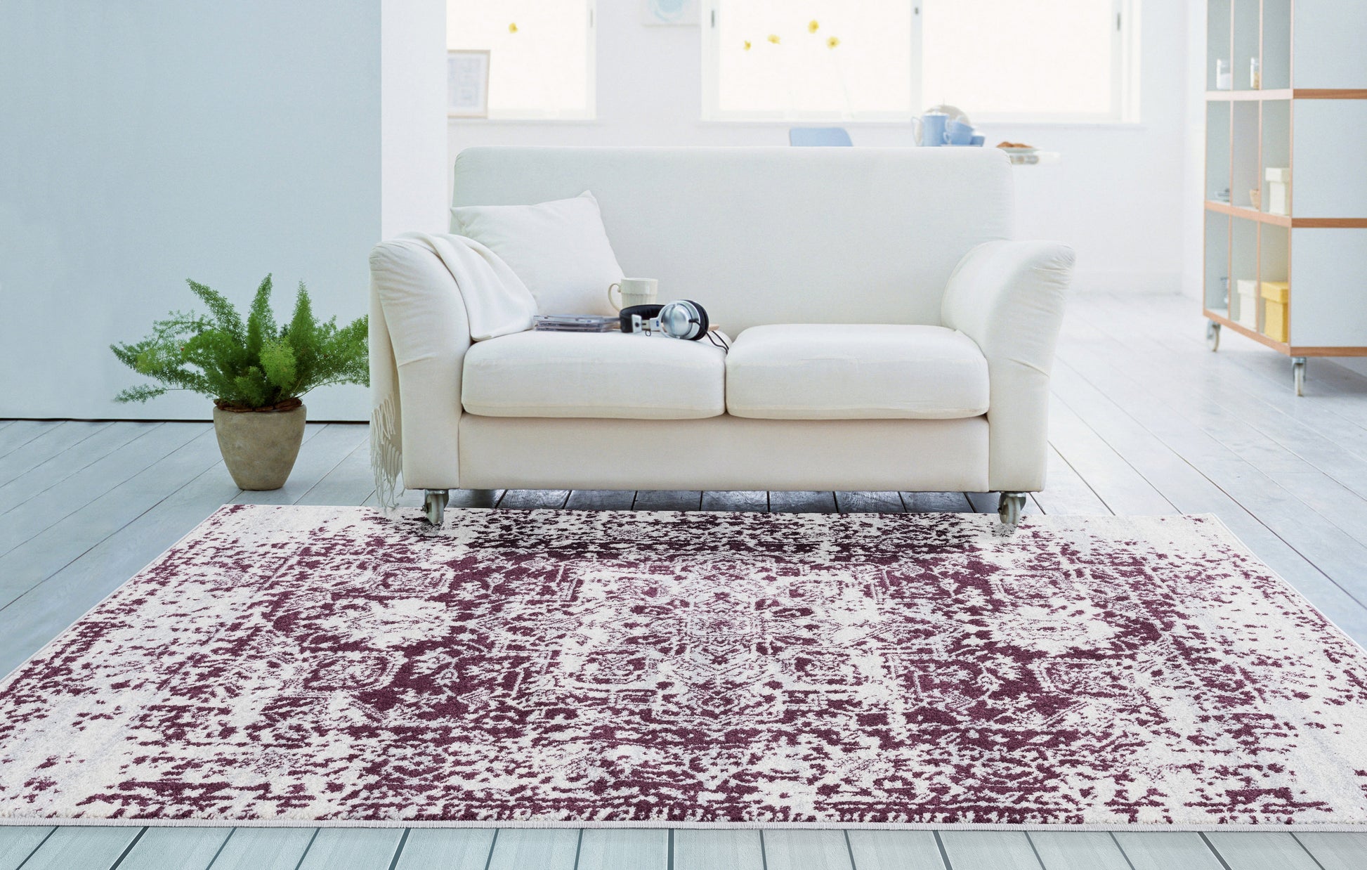 United Weavers Abigail Lileth Wine (713-20338) Area Rug