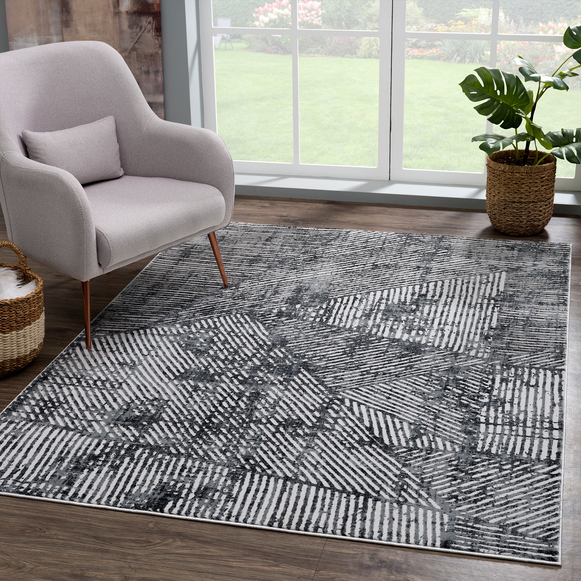 United Weavers Reserve Moodys Grey (770-30572) Area Rug